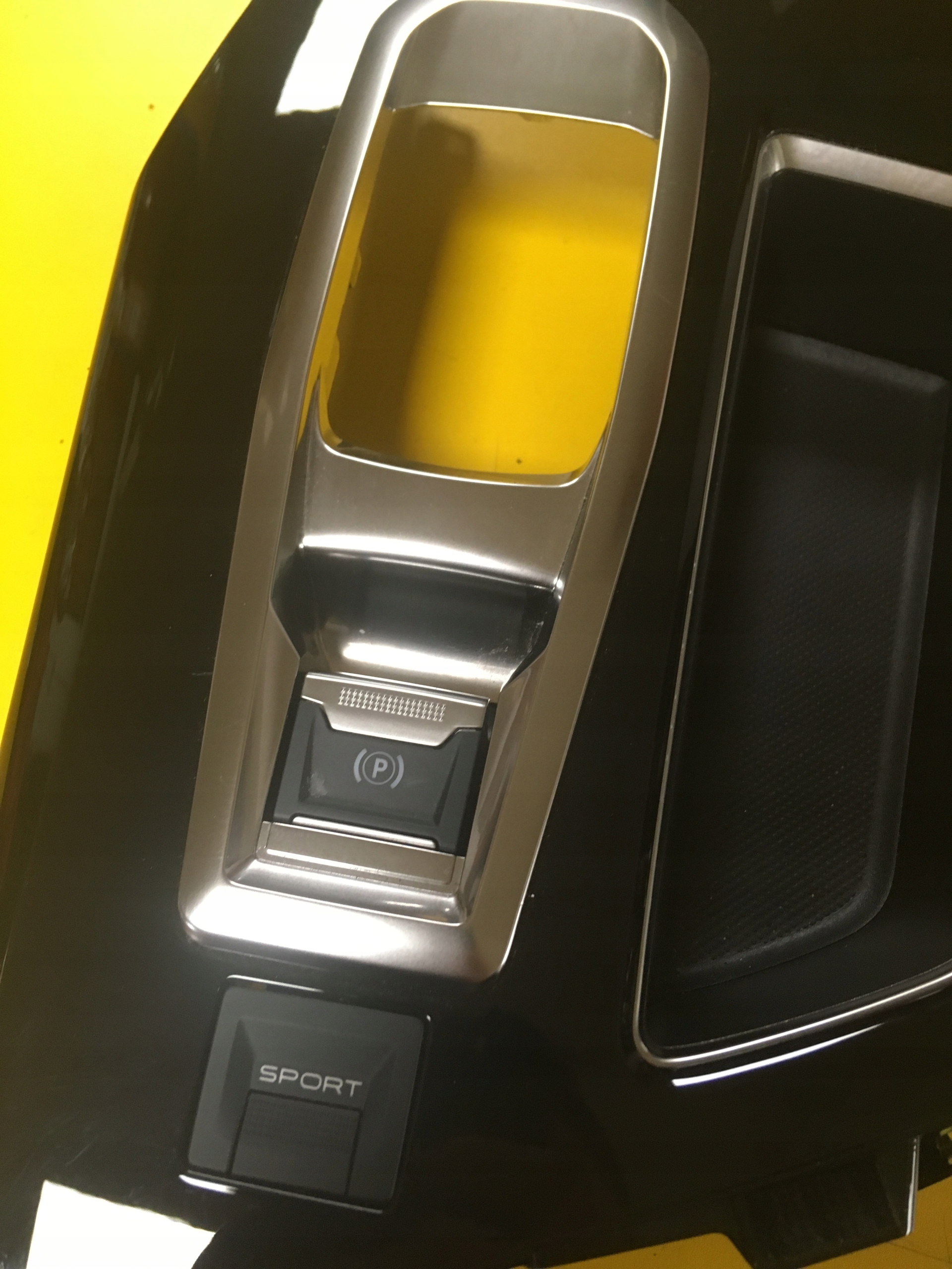 RAMKA WYBIERAKA AUTOMAT PEUGEOT 3008 II START STOP