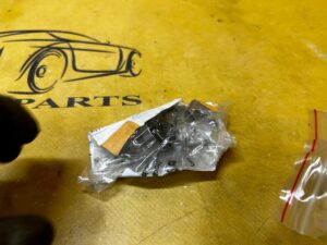 6 X ORGINALNY ZACISK OPASKA NA WĘŻE BMW 23,9-27,1 NOWY OEM