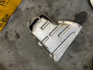 PŁYTA OSŁONA ZBIORNIKA PALIWA PRAWA CHEVROLET CORVETTE C5 97-04