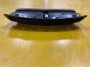 ŚRODKOWA KRATKA NAWIEWU FORD KUGA MK2 AM51R01815A