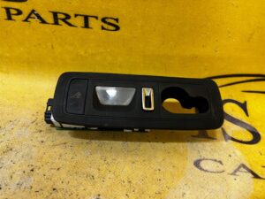 LAMPA LAMPKA OŚWIETLENIE WNĘTRZA KABINY TYŁ PORSCHE CAYENNE II 7P5