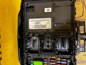 MODUŁ BCM SKRZYNKA BEZPIECZNIKÓW FORD ESCAPE MK4 1.5 ECOBOOST