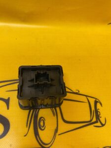 PANEL PRZYCISKÓW PRZEŁĄCZNIKÓW PDC FORD FIESTA MK8