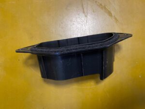 KRATKA WLOT POWIETRZA NAGRZEWNICY INFINITI Q70