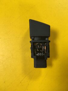 PRZYCISK WŁĄCZNIK AWARYJNYCH NISSAN X-TRAIL T32