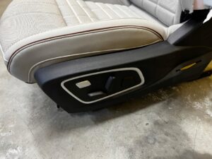 WYSTRZELONY FOTEL PRZÓD LEWY KIEROWCY AIRBAG RENAULT ESPACE VI 2024R EU