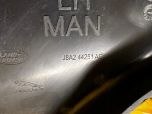 OSŁONA PLASTIK ZAŚLEPKA LEWA LEWY RANGE ROVER VELAR L560