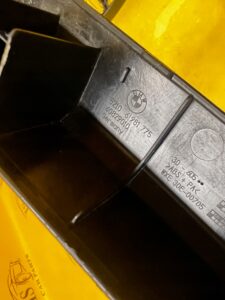 OSŁONA ZAŚLEPKA RAMKA FOTELA PRZÓD LEWY LEWA BMW 5 F10 F11 7 F01 F02