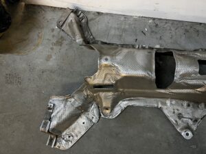 BLACHA OSŁONA OBUDOWA TERMICZNA FORD EXPLORER MK6 3.3 V6 FHEF HYBRID