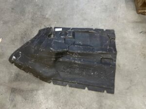 OSŁONA WYGŁUSZENIE PRAWE RANGE ROVER VELAR L560