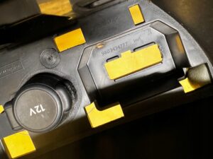 SCHOWEK KONSOLI DESKI ZAPALNICZKA PORT WEJSCIE USB AUX PEUGEOT 308 II T9 EU