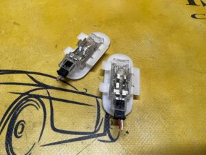 2 X LAMPKA OŚWIETLENIE PODSUFITKI RENAULT LAGUNA III