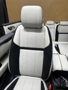 KOMPLET FOTELE WNĘTRZE KANAPA BOCZKI JASNA SKÓRA RANGE ROVER VELAR L560 EU