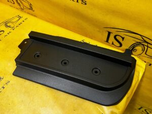 POSZYCIE OSŁONA OBUDOWA SŁUPKA C TYŁ LEWY 4 DRZWI FORD BRONCO 21-