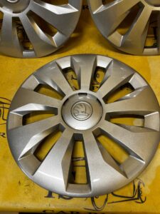 KOŁPAKI DEKIELKI SKODA FABIA RAPID SCALA 15 CALI