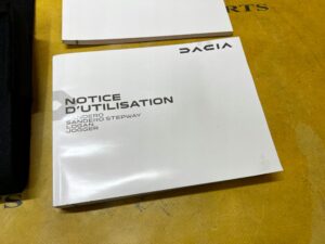 KSIĄŻKA INSTRUKCJA OBSŁUGI SERWISOWA ETUI FRANCJA DACIA SANDERO III 2023R