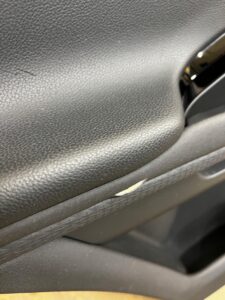 BOCZEK DRZWI LEWY TYŁ RANGE ROVER EVOQUE II L551