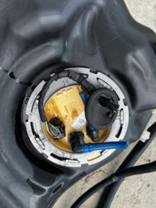 ZBIORNIK PALIWA BAK BAKU POMPA BMW SERIA 5 G30 RWD 3.0 DIESEL 530D