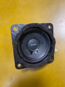 GŁOŚNIK KONSOLI DESKI PRZÓD BOSE INFINITI Q70