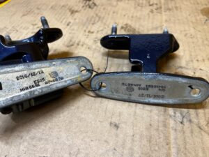 KOMPLET ZAWIASY DRZWI TYŁ LEWY MERCEDES GL X166 890