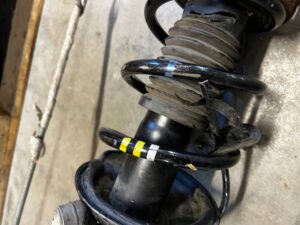 NOGA ZWROTNICA AMORTYZATOR TYŁ PRAWY PORSCHE CAYMAN S 987