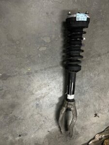 AMORTYZATOR PNEUMATYCZNY PRZÓD LEWY RANGE ROVER VELAR L560 2.0i BENZYNA