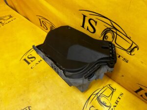 PUSZKA SKRZYNKA OBUDOWA BEZPIECZNIKÓW PORSCHE MACAN 95B