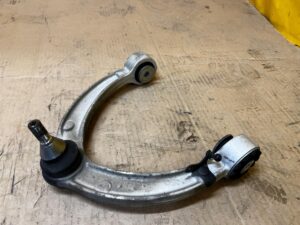 WAHACZ PRZÓD LEWY GÓRNY MERCEDES GL X166