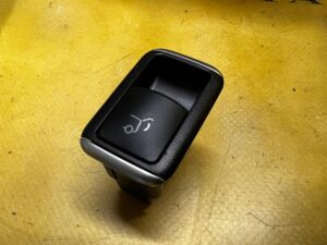 PANEL PRZEŁĄCZNIK OTWIERANIA KLAPY TYŁ BAGAŻNIKA MERCEDES GL X166