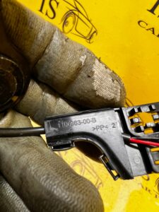 ZAPINKA ZAMEK KLAMRA PASA TYŁ TYLNA LEWY LEWA TESLA MODEL 3 PRZEDLIFT