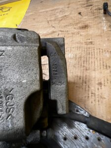 KOMPLET TARCZE ZACISKI KLOCKI HAMULCOWE PRZÓD MERCEDES GL X166 4.7 V8