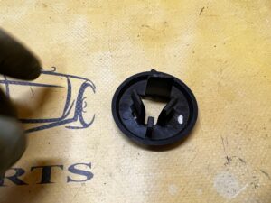 KOMPLET MOCOWANIA OSŁON PRZECIWSŁONECZNYCH CHEVROLET CORVETTE C5 97-04