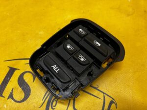 PRZEŁĄCZNIK PANEL STEROWANIA SKŁADANIA FOTELI RENAULT SCENIC IV