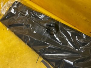 PODSTAWA RAMKA TABLICY REJESTRACYJNEJ PRZÓD FORD EXPLORER VI MK6 NOWA OEM