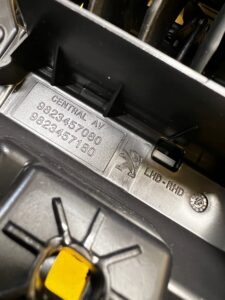 PANEL STEROWANIA KLIMATYZACJI KRATKA NAWIEWU ŚRODKOWA PEUGEOT 2008 II EU