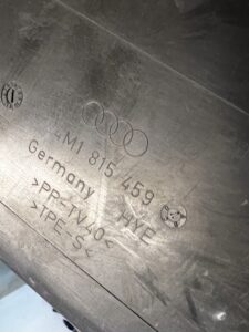 KRÓCIEC WLOT DOLOT SSĄCY POWIETRZA AUDI SQ7 Q7 4M0