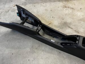 TUNEL ŚRODKOWY SCHOWEK UCHWYT NA KUBEK CUPHOLDER PEUGEOT 208 I A9 EU