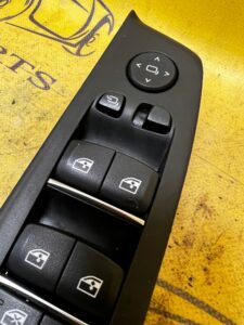 PANEL PRZEŁĄCZNIK STEROWANIA SZYB LUSTEREK KIEROWCY BMW 5 G30