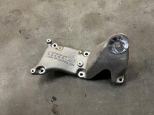 MOCOWANIE WSPORNIK SILNIKA LEWY PORSCHE PANAMERA 970 I LIFT 3.0 S E-HYBRID