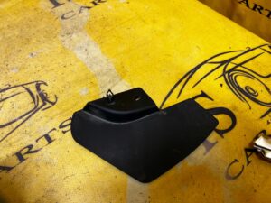 CHLAPACZ PRAWY TYŁ RANGE ROVER EVOQUE II L551