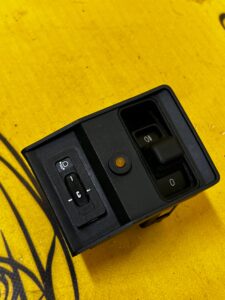 WŁĄCZNIK PRZEŁĄCZNIK PANEL ŚWIATEŁ RAMKA BMW 5 E34