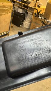 SCHOWEK BOCZEK TAPICERKA BAGAŻNIKA PRAWY PRAWA FORD EXPLORER MK6