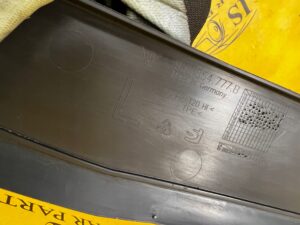 OSŁONA WYGŁUSZENIE BŁOTNIKA PRZÓD LEWY PORSCHE MACAN 95B