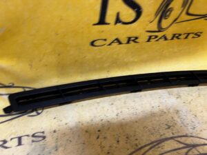 KRATKA NAWIEWU SZYBY PRZÓD PRAWA PRAWY PORSCHE PANAMERA 970 I LIFT