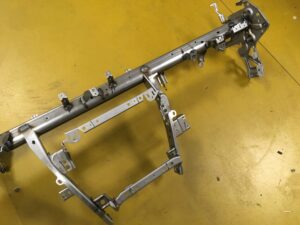 RURA STELAŻ WZMOCNIENIE DESKI BELKA INFINITI Q70 M