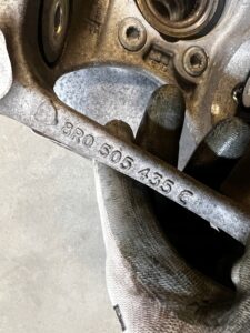 ZWROTNICA PIASTA TYŁ LEWY PORSCHE MACAN 95B 2.0 TFSI AWD 4WD