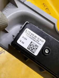 OSŁONA OBUDOWA LUSTERKA WEWNĘTRZNEGO PRZEŁĄCZNIK SOS MERCEDES GL X166 GRAY