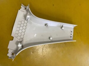 OSŁONA POSZYCIE SŁUPKA ŚRODKOWEGO PRA INFINITI Q50