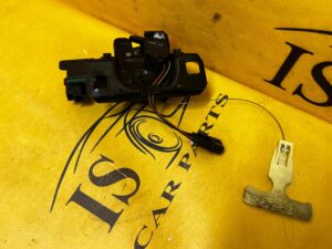 ZAMEK SIŁOWNIK RYGIEL KLAPY BAGAŻNIKA CHEVROLET CORVETTE CABRIO C5 97-04