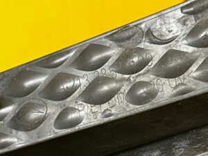 KRATKA ZDERZAKA PRZÓD LEWA MERCEDES E KLASA AMG W213